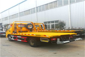 佳木斯附近拖车救援搭电